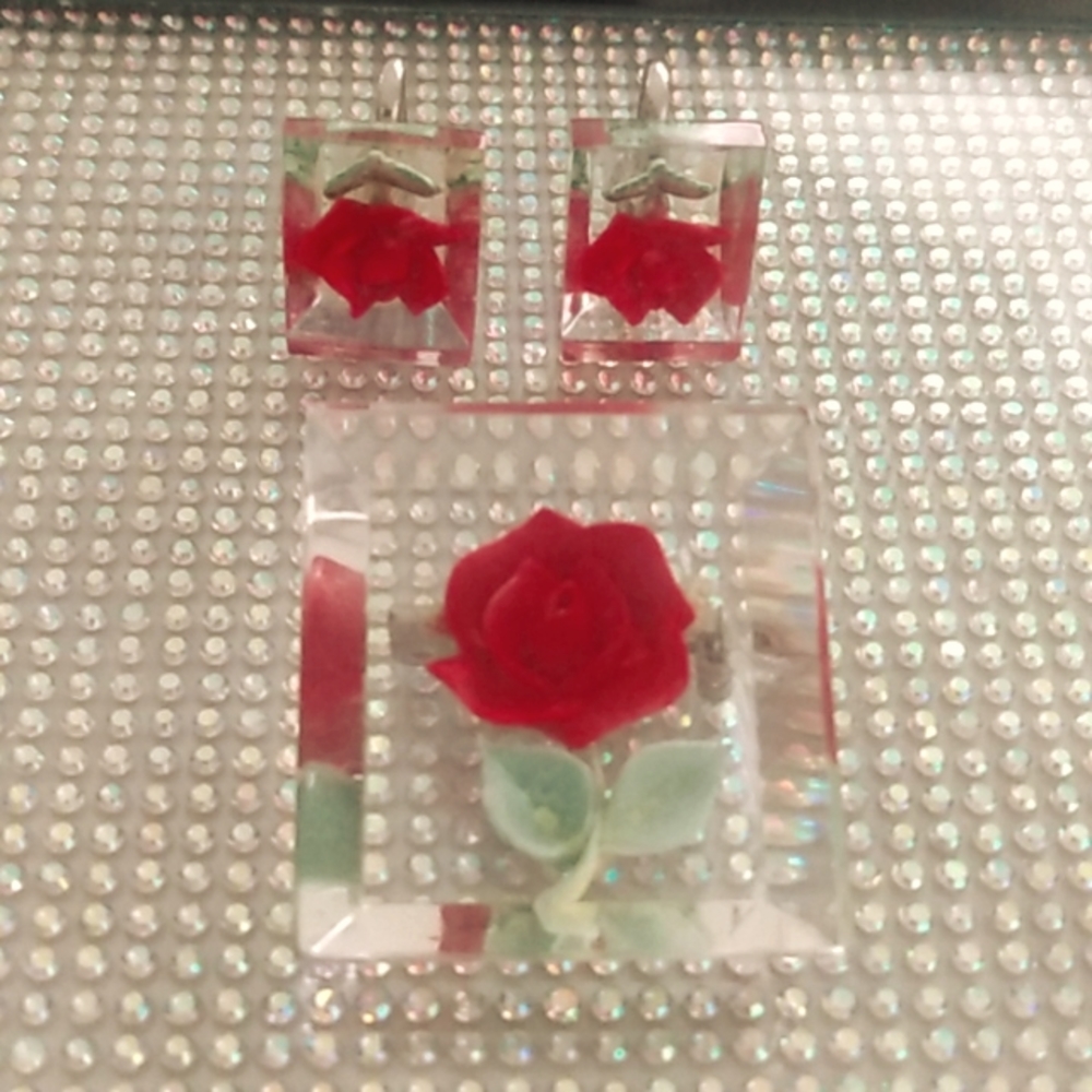 Vintage Acrylic Red Roses Brooch and Screw Back Earrings